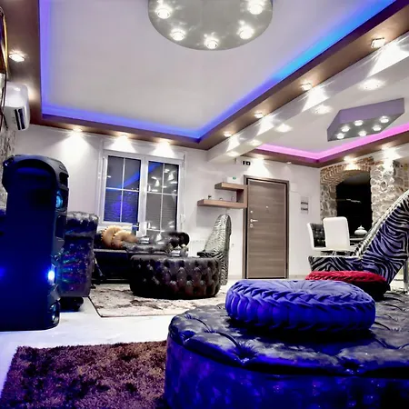 Eleni De Lux - Indoor Jacuzzi In Lydia Villa