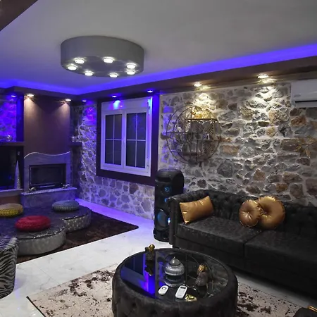 Eleni De Lux - Indoor Jacuzzi In Lydia Lidia