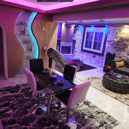 Eleni De Lux - Indoor Jacuzzi In Lydia *