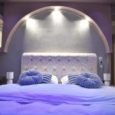 Eleni De Lux - Indoor Jacuzzi In Lydia * Lidia