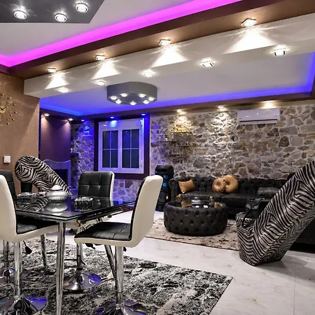 Eleni De Lux - Indoor Jacuzzi In Lydia Villa