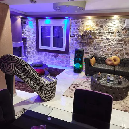 Eleni De Lux - Indoor Jacuzzi In Lydia *