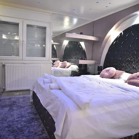 Eleni De Lux - Indoor Jacuzzi In Lydia Villa Lidia