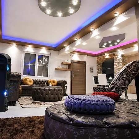 Eleni De Lux - Indoor Jacuzzi In Lydia Villa Lidia