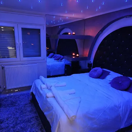 Eleni De Lux - Indoor Jacuzzi In Lydia * Lidia