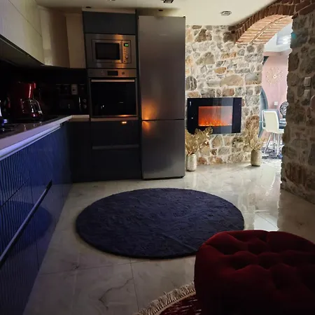 Eleni De Lux - Indoor Jacuzzi In Lydia * Lidia