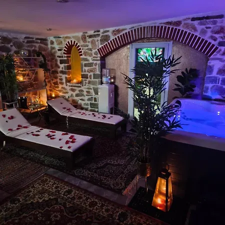 Eleni De Lux - Indoor Jacuzzi In Lydia Villa *