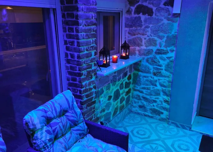 Eleni De Lux * Lidia