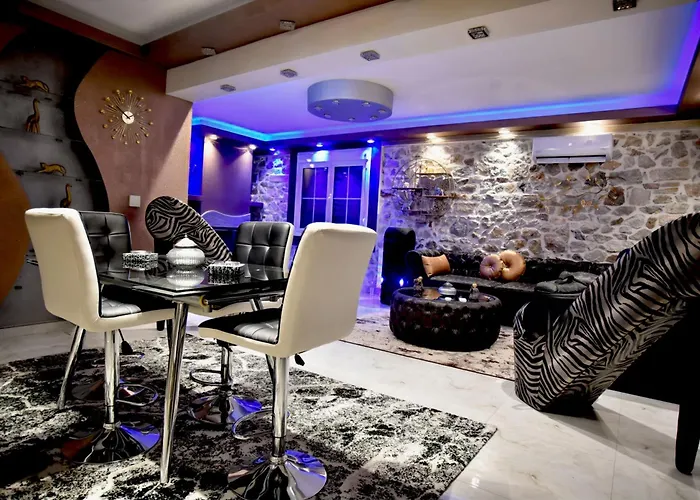 Eleni De Lux * Lidia