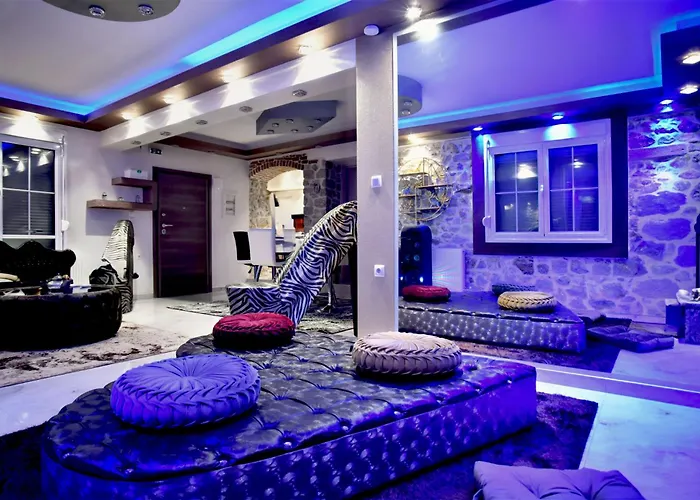 ヴィラ Eleni De Lux *