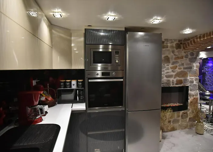 ヴィラ Eleni De Lux *