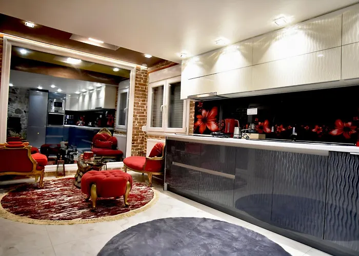 ヴィラ Eleni De Lux *