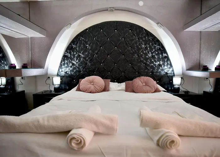 Eleni De Lux * Lidia